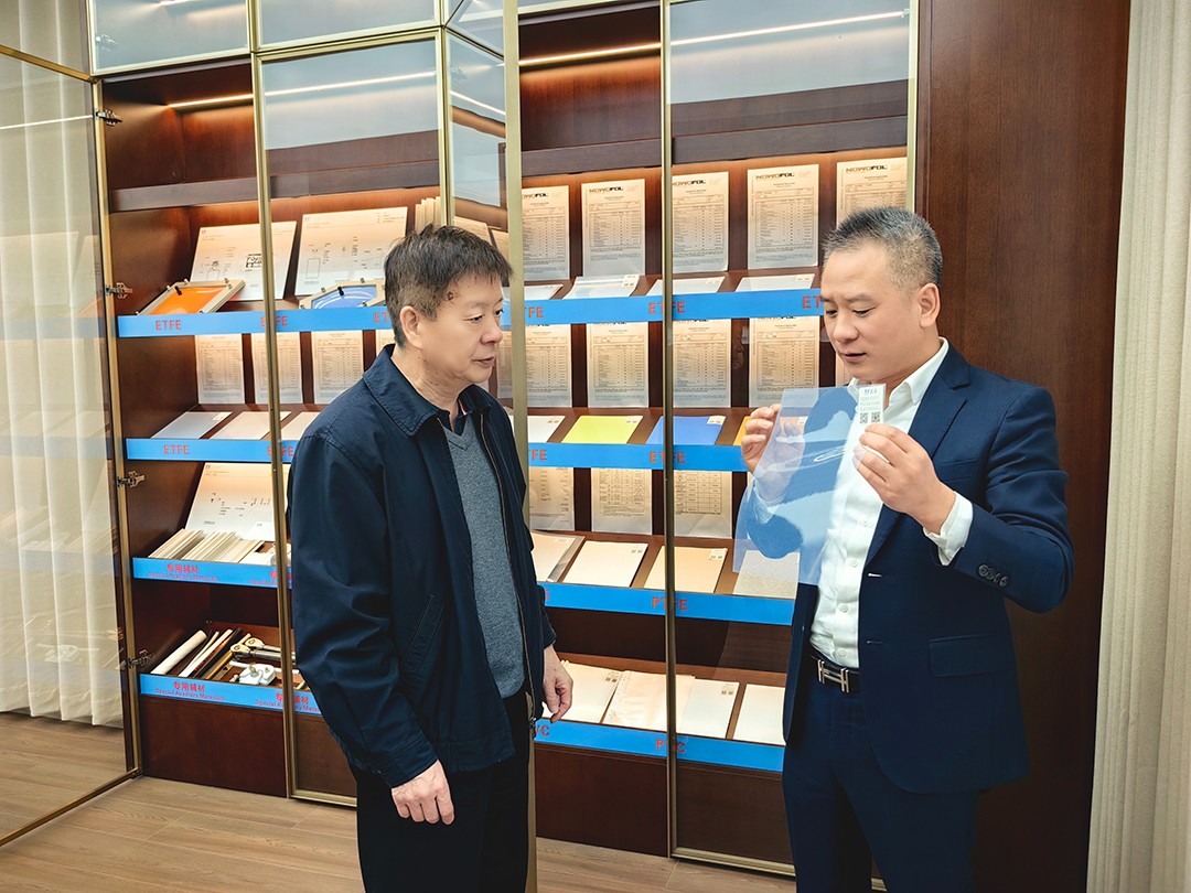 中國鋼結(jié)構協(xié)會空間結(jié)構分會領導專家一行蒞臨萬豪考察指導工作